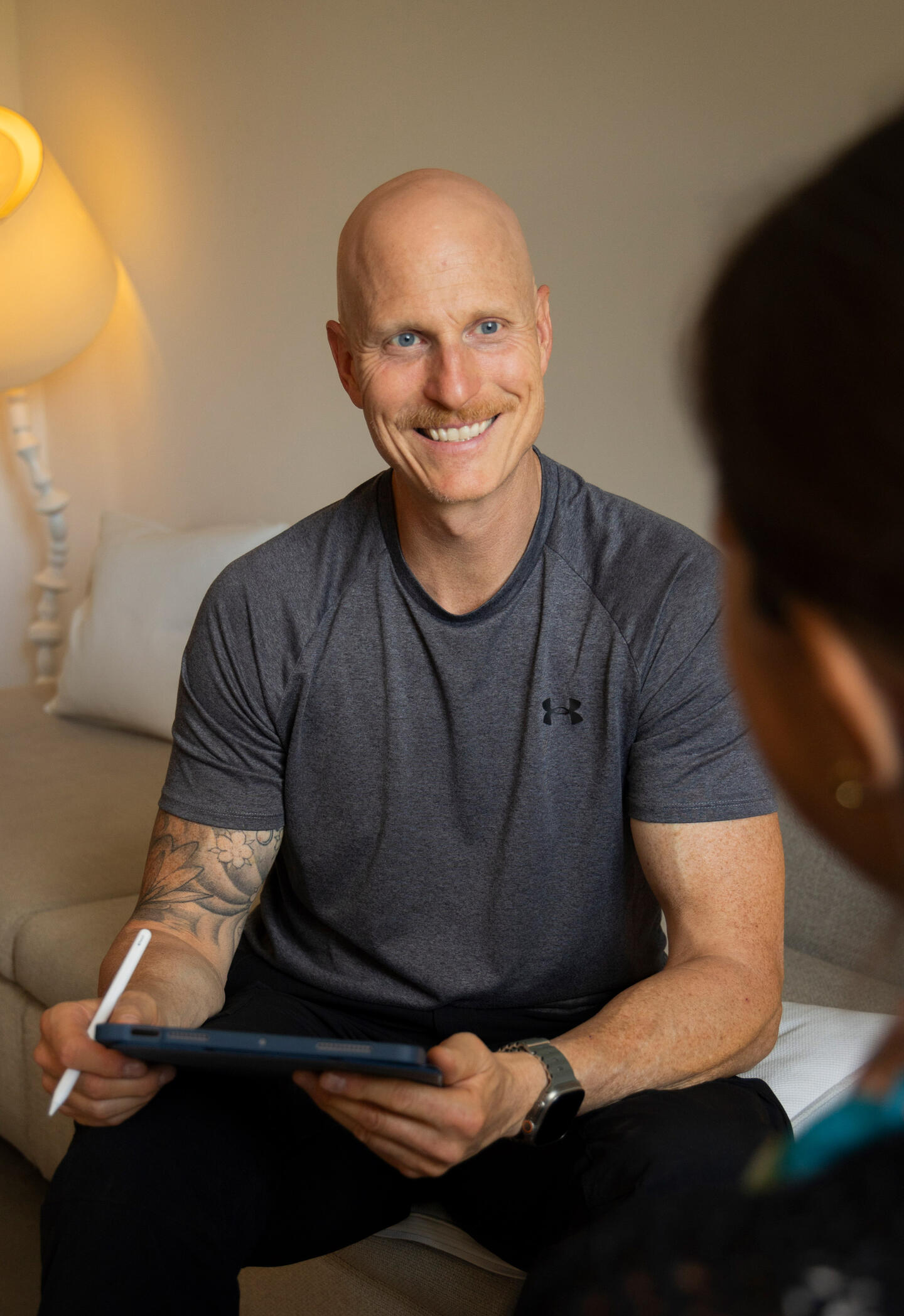 Coach in contact with his client